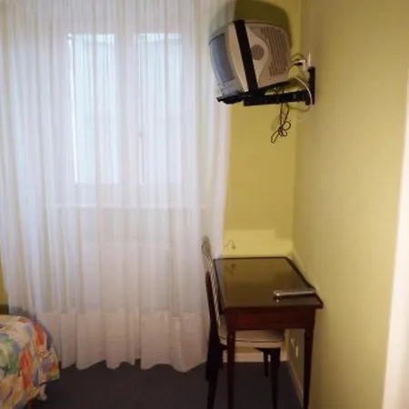 Otel Restaurant Du Pont-vieux Saint-Flour (Cantal)