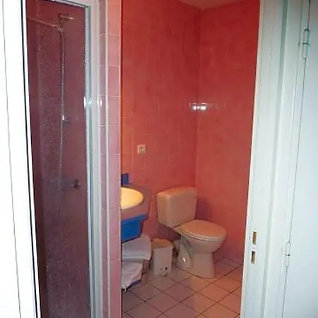 Restaurant Du Pont-vieux Szálloda 2*